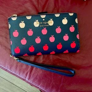 NWT Kate Spade New York Staci Phone Wallet Wristlet